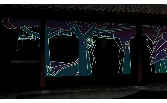 Ansicht der Fassade bei Nacht