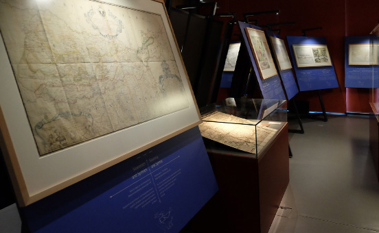 Fließende Räume Ausstellung